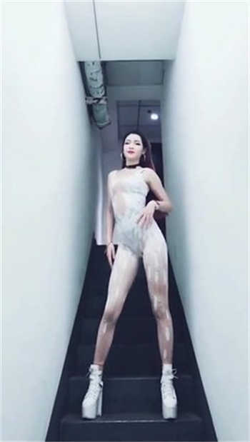 ijzzijz直播中国学生e网站