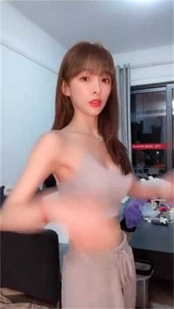 开局拥抱胡一菲