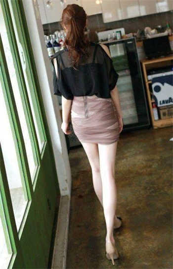 帮助下属妻子