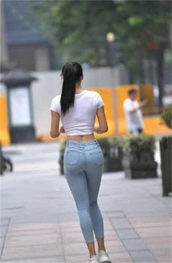 娱乐之开局就和杨老板同居
