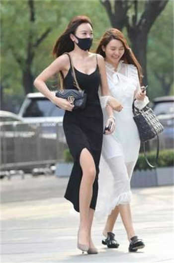 快手妲己开火车视频
