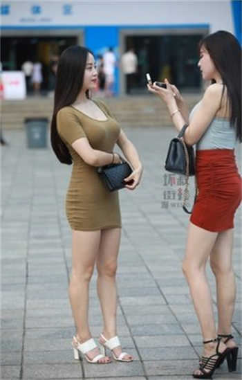 小保姆洗完澡不关门