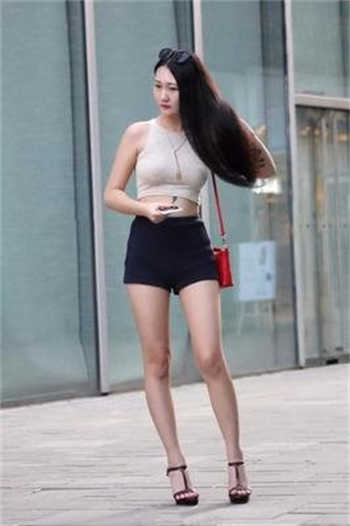 阿庆妈妈的婚纱