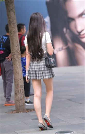 华裔刘玥juneliu