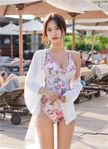 早乙女由依