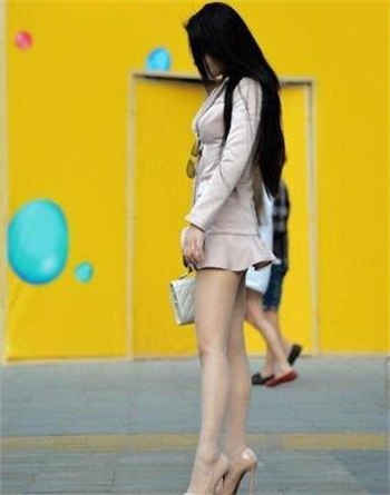 公交车她使劲夹住我