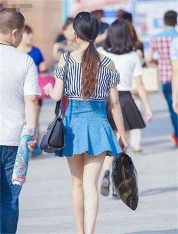 年轻 住房复杂的妻子