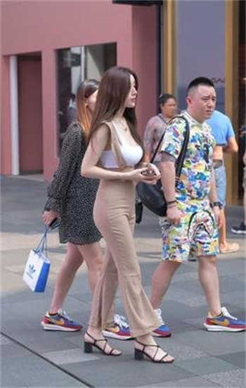 日本厕所下的人案件