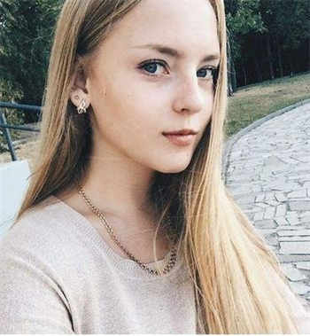 榻榻米上的主妇