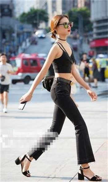一个头两个大吃母乳