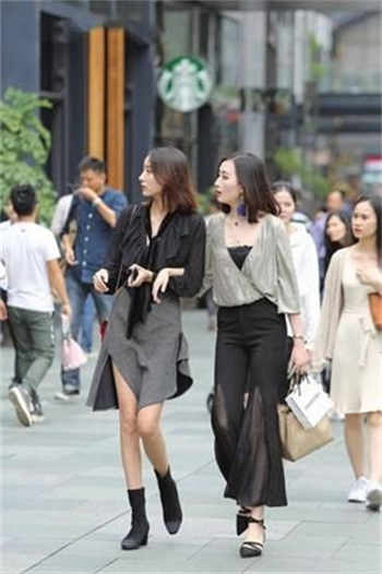 机关里的漂亮女公务员