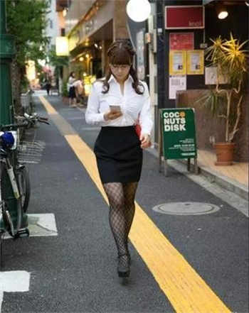 上海都是怎么叫服务的