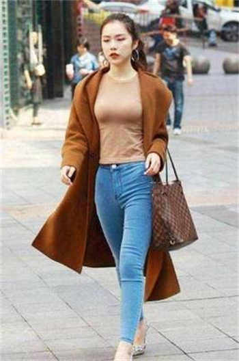 一女子跟狗生下孩子图